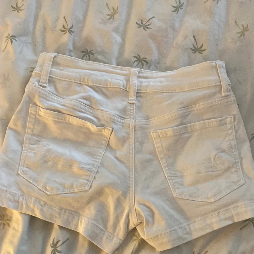 AE Women's White Button-Detail Sailor Shorts High-Rise Shortie 4 - Picture 7 of 11